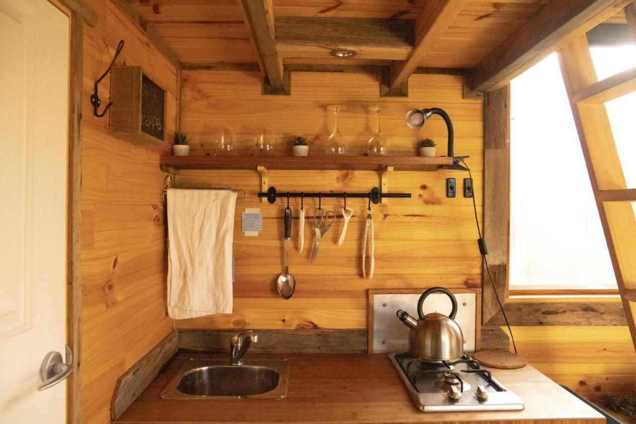 Ardingly Tiny House Villa Newham ภายนอก รูปภาพ