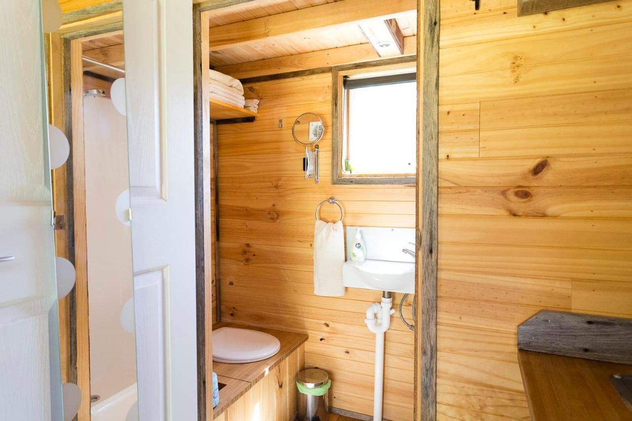 Ardingly Tiny House Villa Newham ภายนอก รูปภาพ